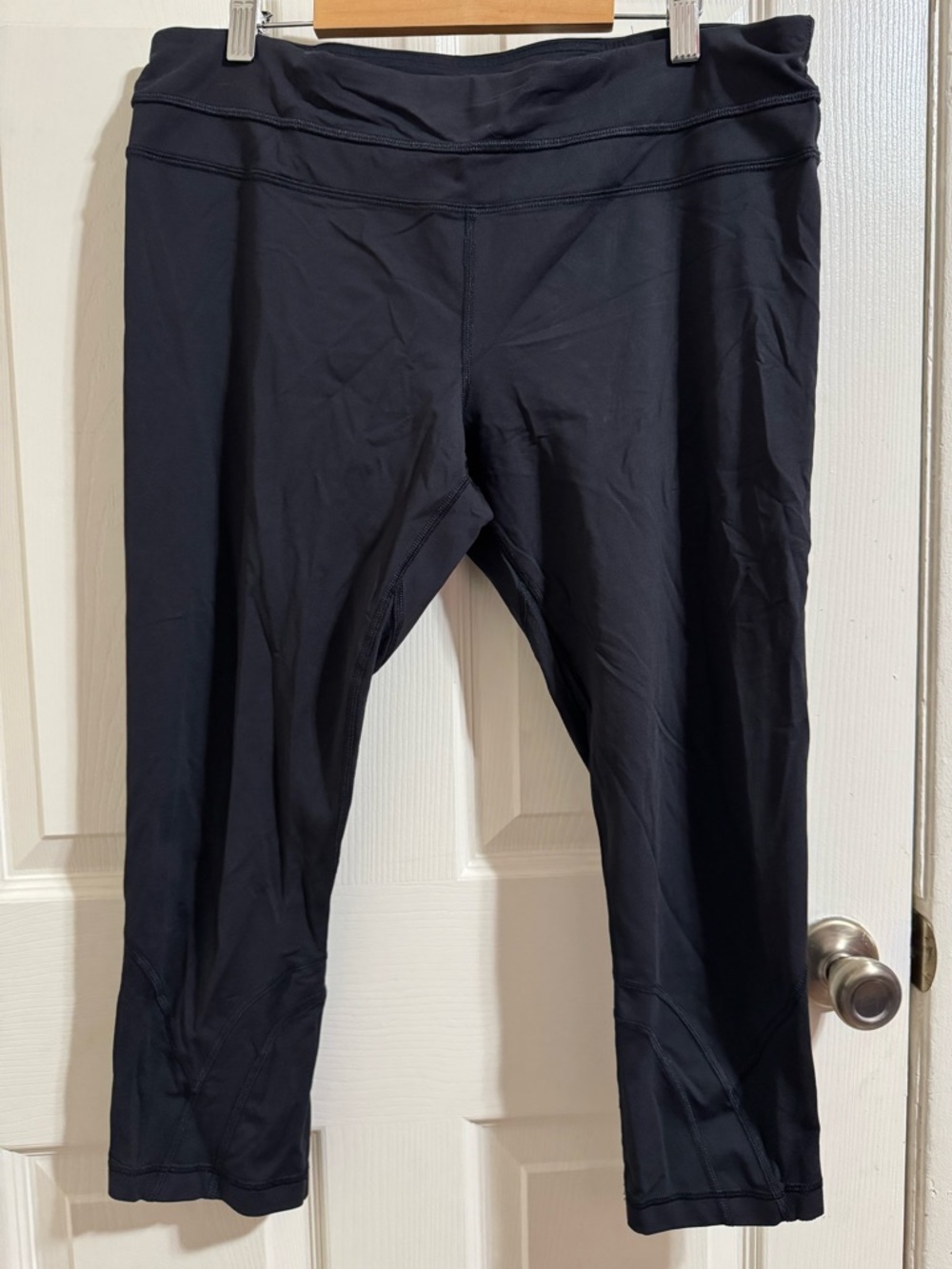 lululemon athletica capri Black Leggings with Side Pockets
